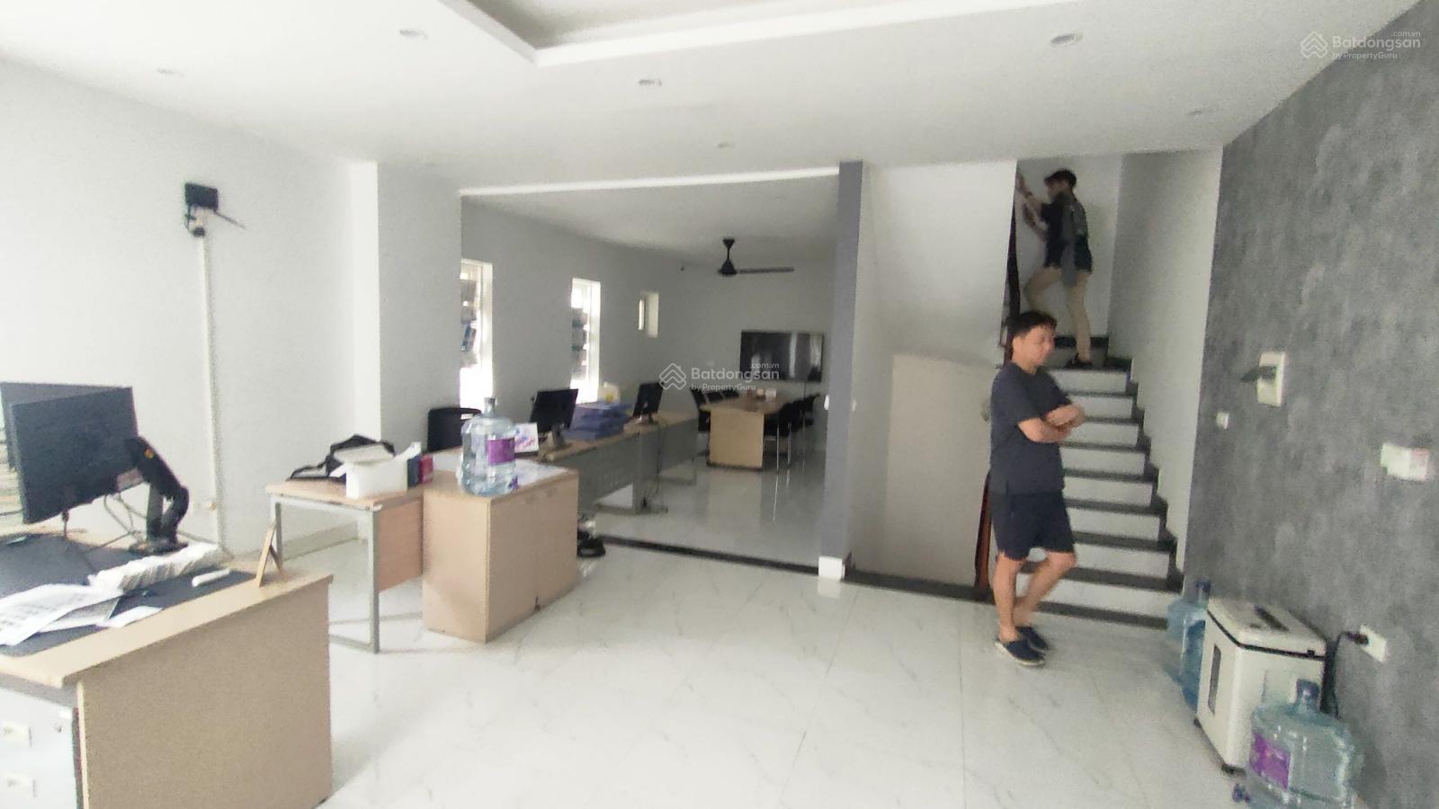 Cho thuê nhà phân lô khu KĐT A10-Nam Trung Yên - Nguyễn Chánh. 80m2. Thông sàn. MT 6m. 4 tầng. 45tr