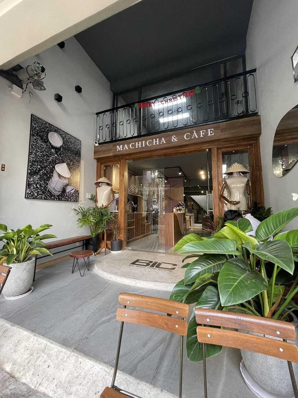 Cho thuê nhà làm spa, văn phòng - mặt tiền 108 Hoa Lan. Ngang 5m dài 20m Cho thuê nhà làm spa, văn phòng - mặt tiền 108 Hoa Lan. Ngang 5m dài 20m