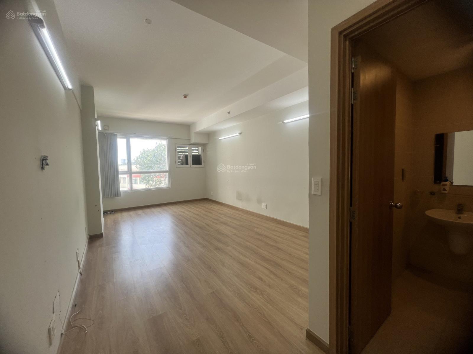 Văn phòng - Charmington Q10 31m2 9tr/th được ĐKGPKD xử dụng toàn thời gian LH 0901 430 *** - Loan