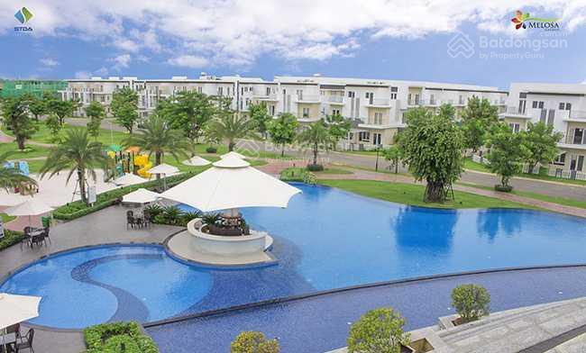 Nhà Melosa Garden 8x18m nội thất đầy đủ, 1 phòng trống, 2 sảnh, 3PN 4WC có sân ô tô 0908 119 ***