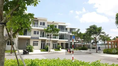 Chính chủ bán gấp nhà phố 5x15m sổ hồng cầm tay view thoáng mát 10 tỷ LH 0979 940 ***