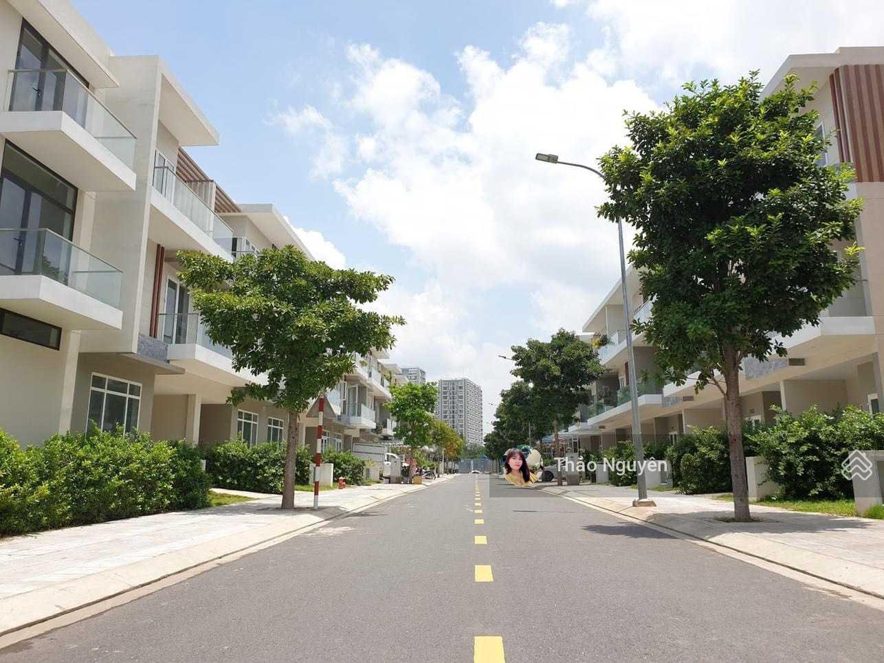 Chính chủ bán gấp nhà phố 5x15m sổ hồng cầm tay view thoáng mát 10 tỷ LH 0979 940 *** Chính chủ bán gấp nhà phố 5x15m sổ hồng cầm tay view thoáng mát 10 tỷ LH 0979 940 ***