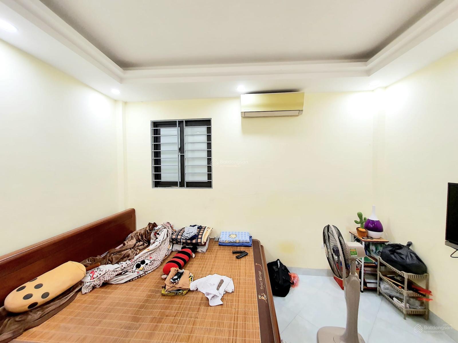 Chính chủ cho thuê nhà tại ngõ 58 phố Đào Tấn, Ba Đình DT 50m2 x 5 tầng 6PN full đồ 0866 181 ***