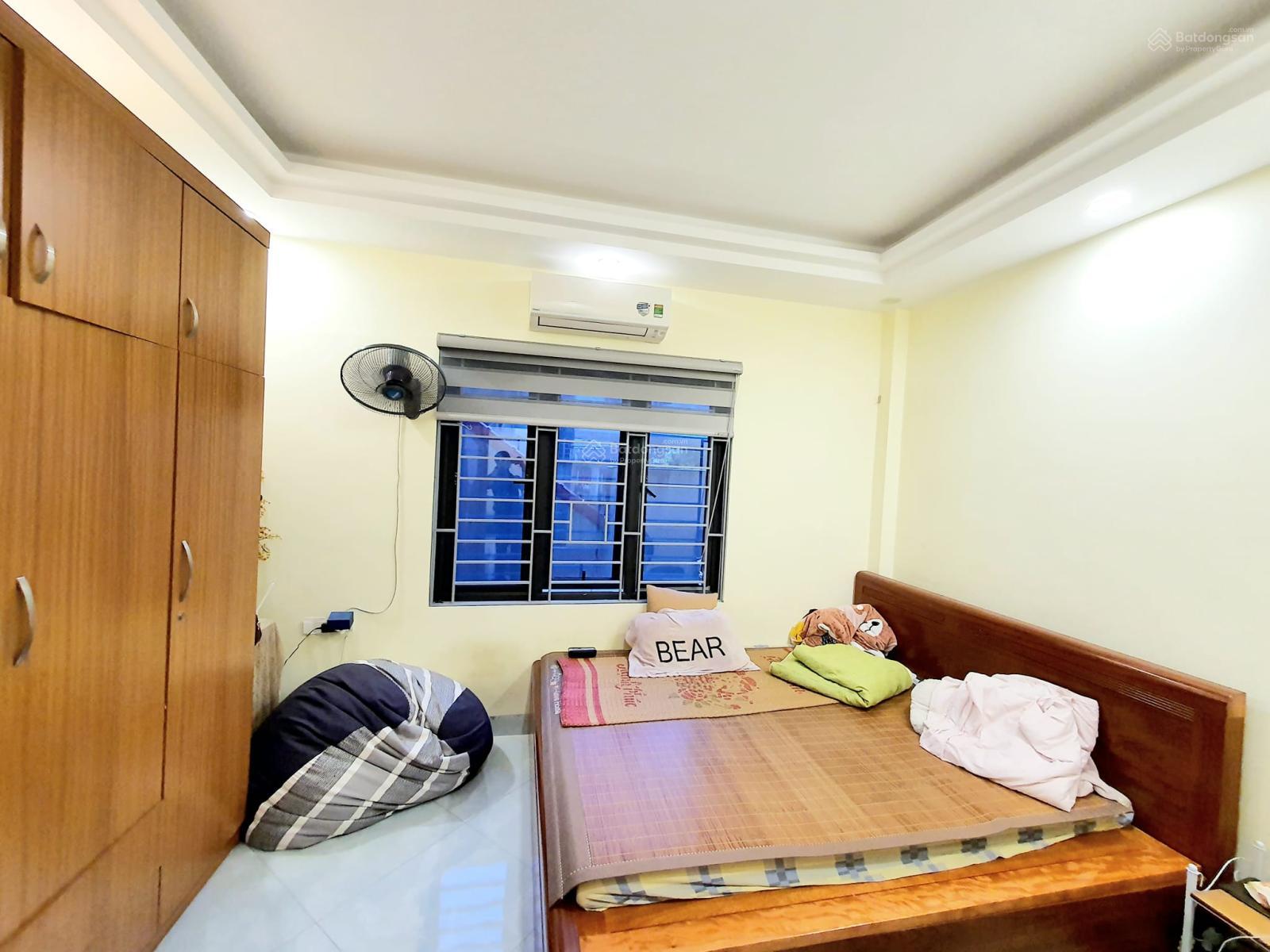 Chính chủ cho thuê nhà tại ngõ 58 phố Đào Tấn, Ba Đình DT 50m2 x 5 tầng 6PN full đồ 0866 181 ***