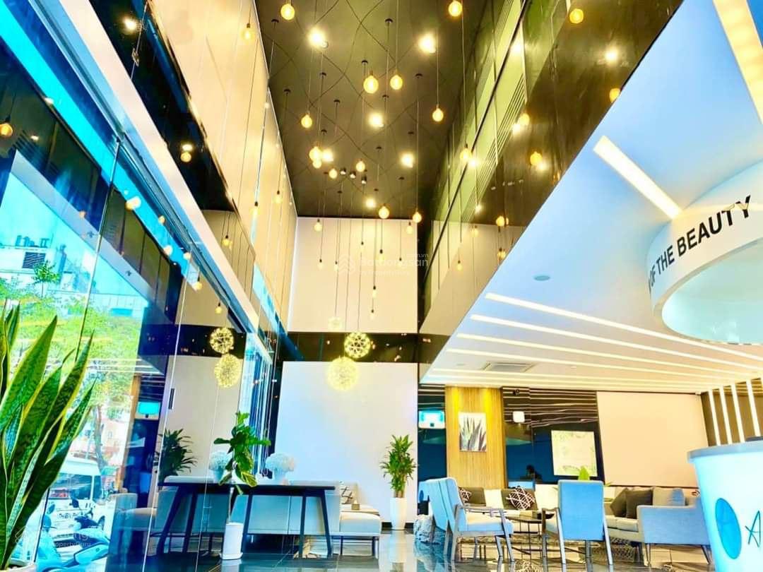 GÓC 2 MẶT TIỀN, NGANG 16M - SỬ DỤNG HƠN 1.500M2 - CHO THUÊ NHÀ 133 YERSIN, QUẬN 1.!!