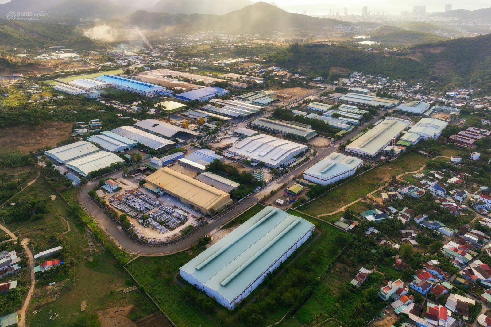 Cho thuê mặt bằng kho - bãi diện tích rộng xây dựng theo nhu cầu Cam Ranh - Nha Trang - Ninh Hòa