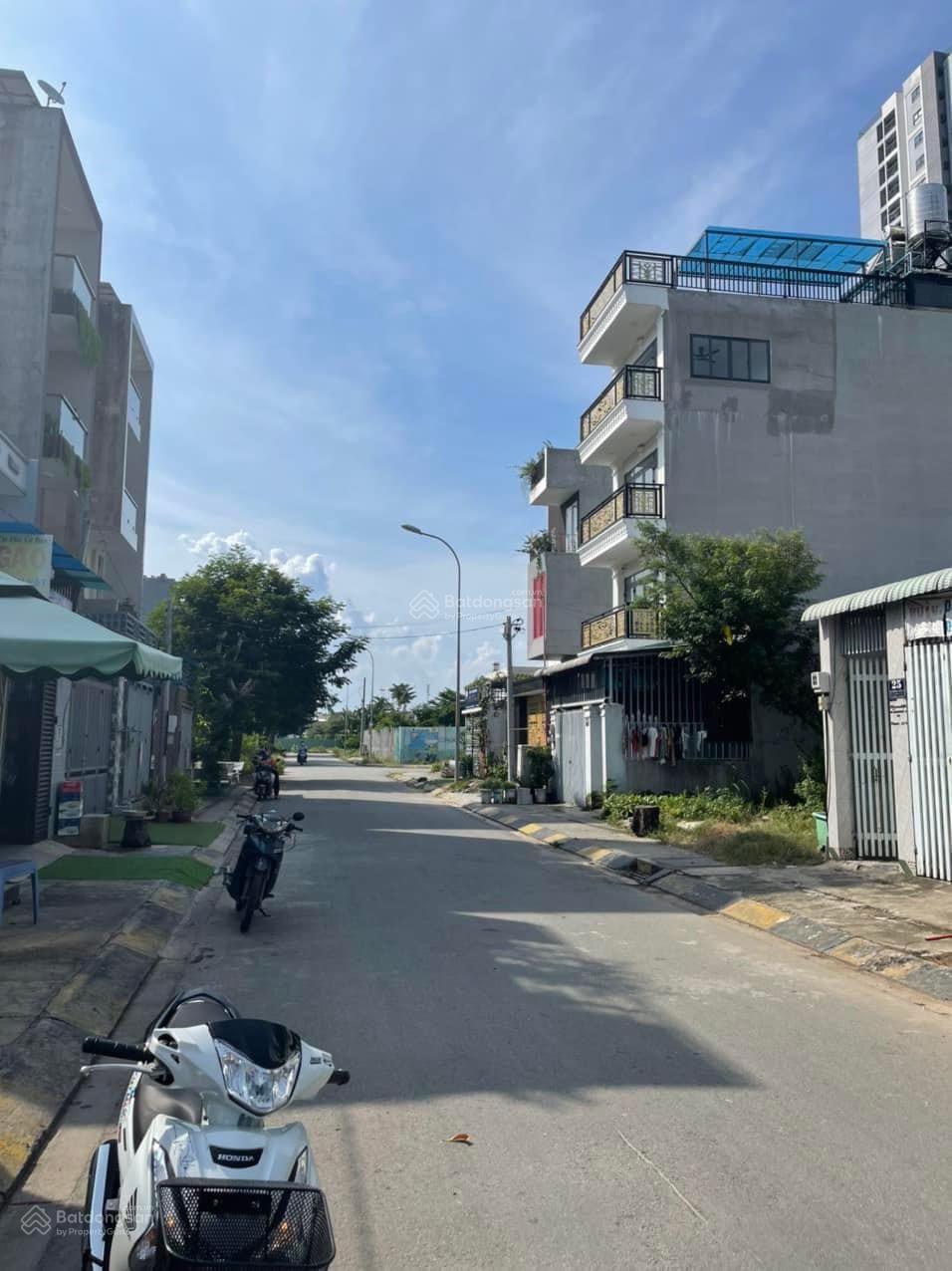 Ngộp bank! Bán đất (4,5x21m ~ 95m2) mặt tiền đường KDC Lan Phương Tam Bình, Thủ Đức