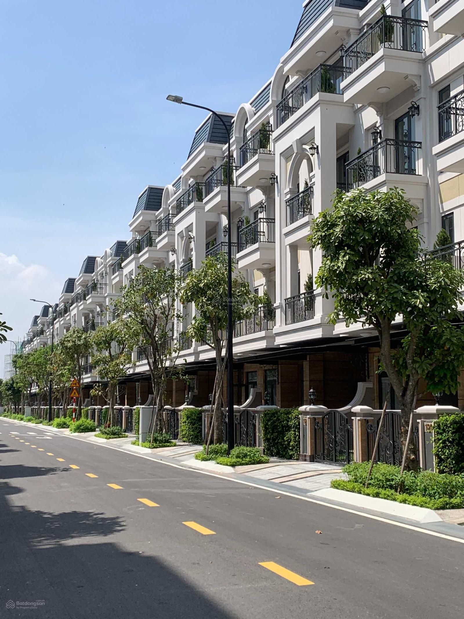 Chính chủ bán phố The Classia Khang Điền 7x20m. Nhà thô. Bên hông có 2m sân vườn. Căn 02 mặt tiền Chính chủ bán phố The Classia Khang Điền 7x20m. Nhà thô. Bên hông có 2m sân vườn. Căn 02 mặt tiền