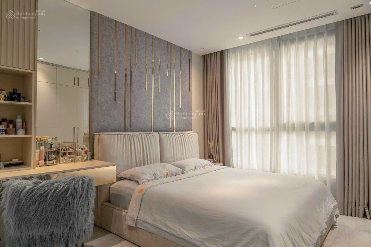 Bán nhanh căn hộ 3PN, 120m2, view thoáng, dự án Vinhomes Central Park giá 11,5 tỷ BH. LH 0907 278 ***