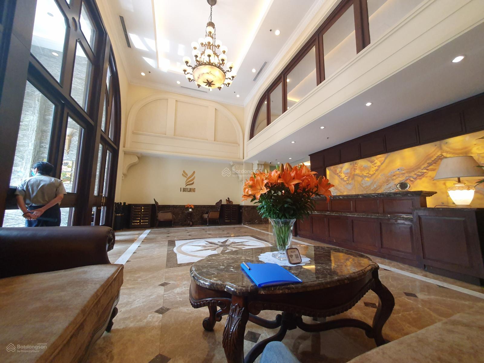 Chính chủ cho thuê văn phòng 90m2,160m2,260m2 tại tòa nhà V Building phố Bà Triệu. Chính chủ cho thuê văn phòng 90m2,160m2,260m2 tại tòa nhà V Building phố Bà Triệu.