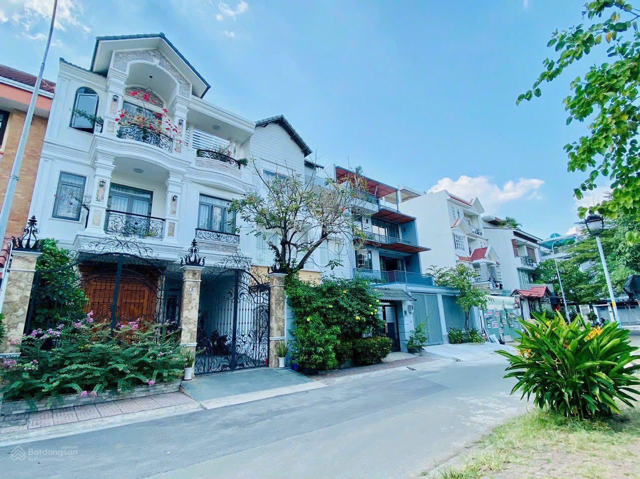 Xuất ngoại chính chủ bán biệt thự 8x24m giá 24 tỷ KDC Nam Long Trần Trọng Cung Q. 7, sổ hồng riêng