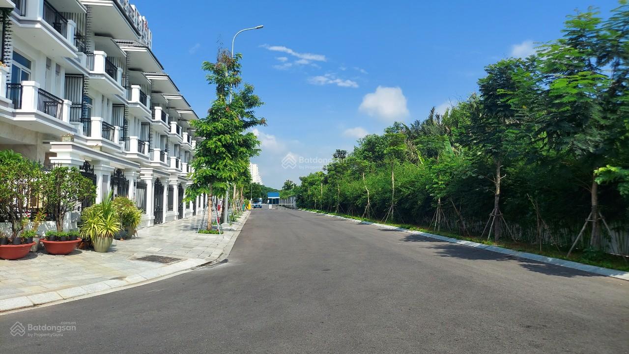 Bán biệt thự The Peak Garden, 7x20m có hầm, thang máy, 2 mặt thoáng view hồ cực đẹp. Giá 20 tỷ