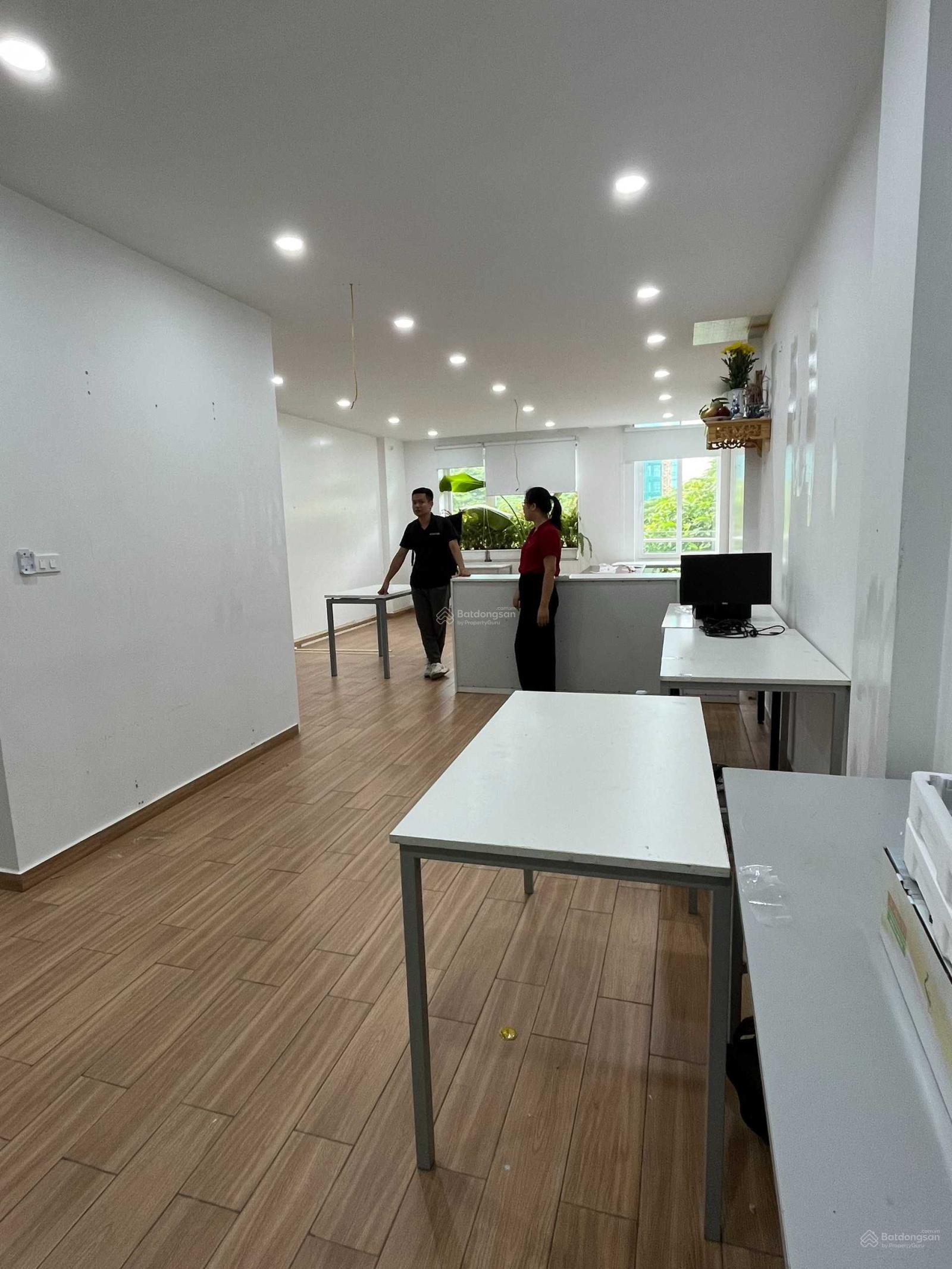 Văn phòng Làng Việt Kiều Châu Âu, 60 m2/tầng, sàn thông Văn phòng Làng Việt Kiều Châu Âu, 60 m2/tầng, sàn thông