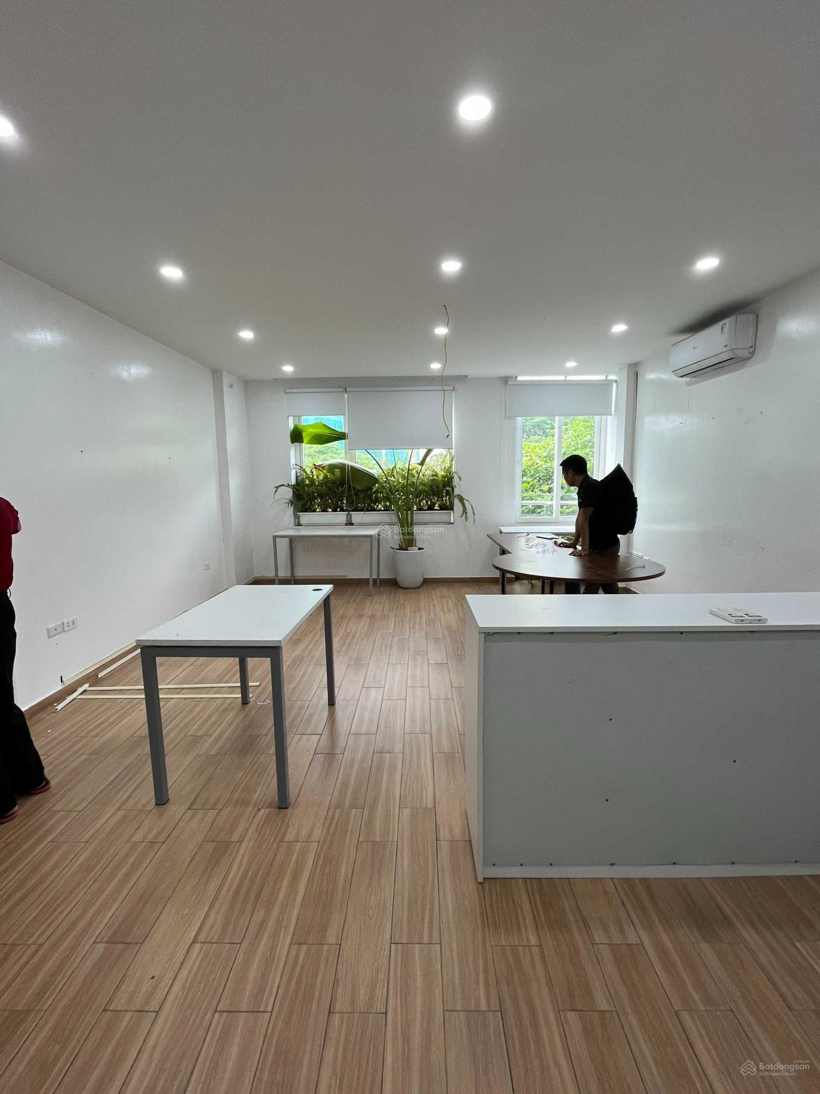 Văn phòng Làng Việt Kiều Châu Âu, 60 m2/tầng, sàn thông Văn phòng Làng Việt Kiều Châu Âu, 60 m2/tầng, sàn thông