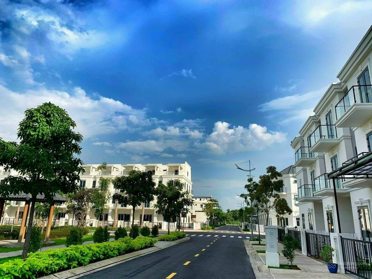 Bán căn góc 150m giá tốt nhất khu Sim City ( chỉ 12.6 tỷ ) Bán căn góc 150m giá tốt nhất khu Sim City ( chỉ 12.6 tỷ )