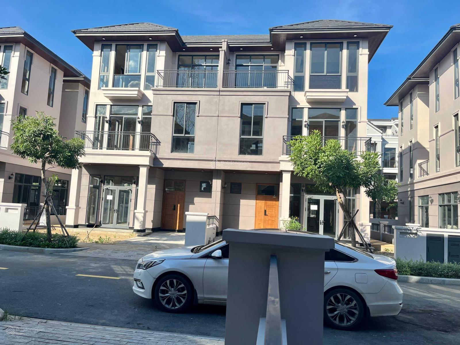 Bán gấp biệt thự song lập 162m2 khu đô thị Zeitgeist Hàn Quốc , giá 23ty cực tốt, 0915 346 ***