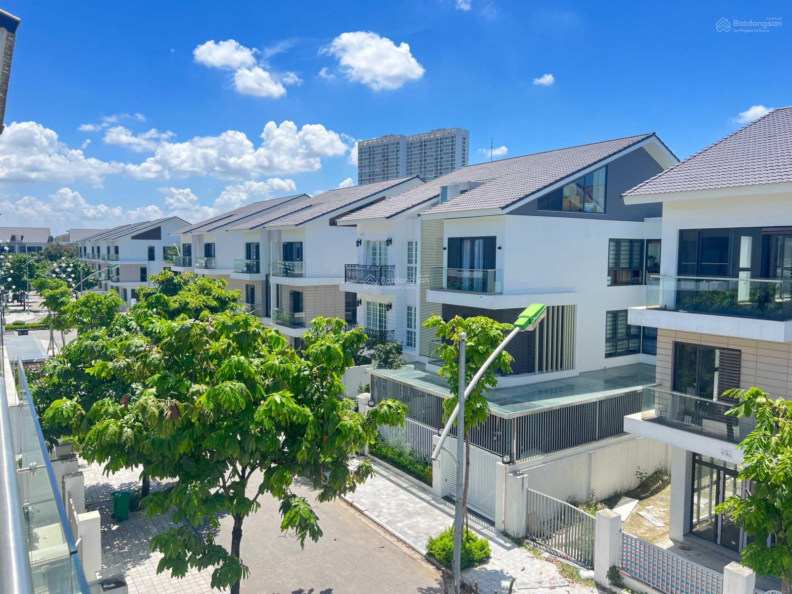 Bán biệt thự Dương Nội, cận hồ, view vườn hoa đường đôi 180m2, giá rẻ
