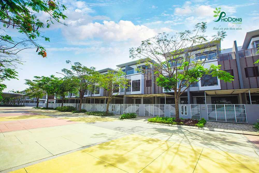 Phố Đông Village MT 20m, Nhà phố 4 tầng đã hoàn thiện. bán gấp 12.5 tỷ. LH: 0902.802,803 Phố Đông Village MT 20m, Nhà phố 4 tầng đã hoàn thiện. bán gấp 12.5 tỷ. LH: 0902.802,803