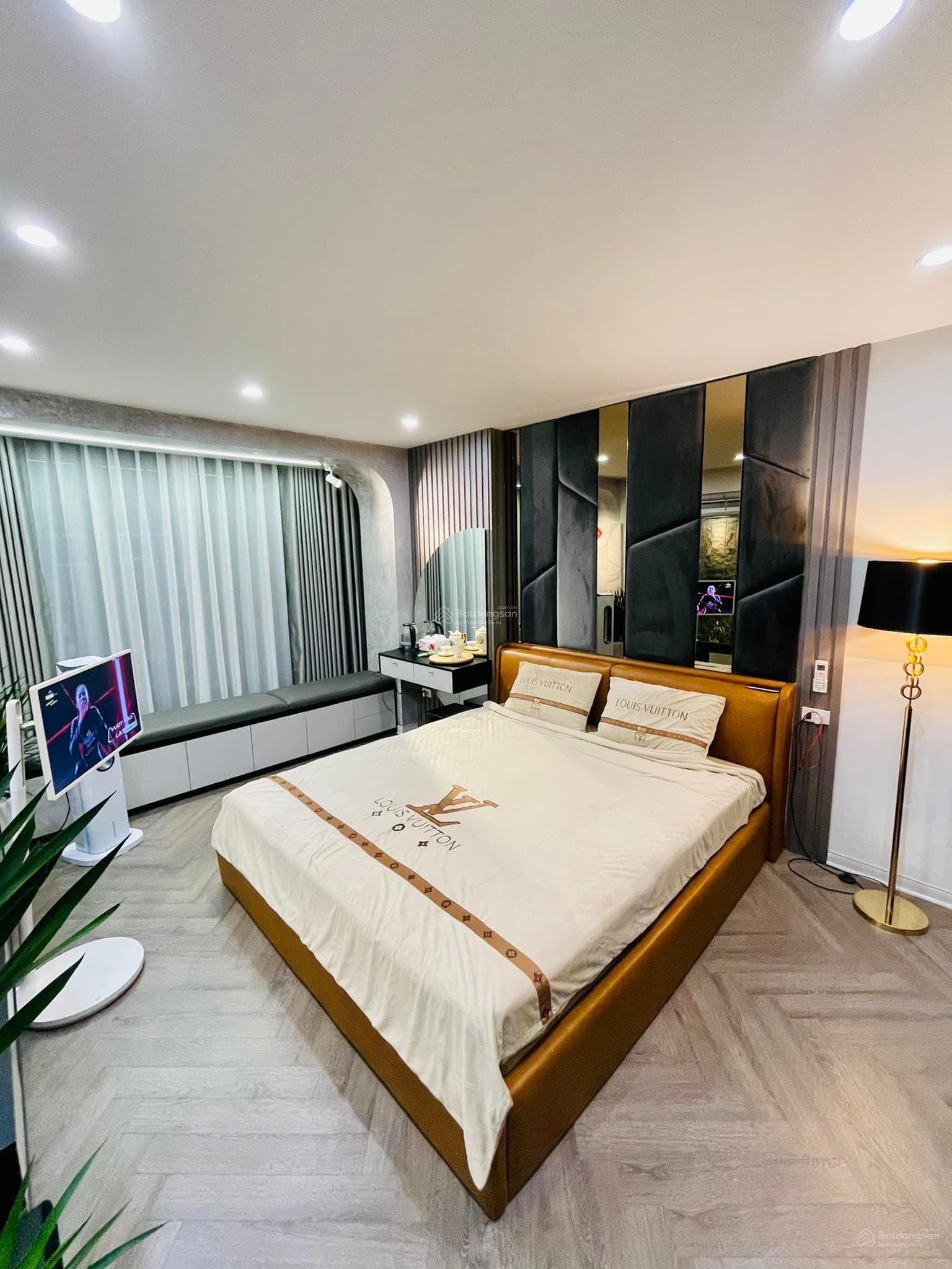 Bán căn 60B Nguyễn Huy Tưởng, 60m2 thiết kế 2PN, tầng trung view thoáng full nội thất giá 5.6tỷ