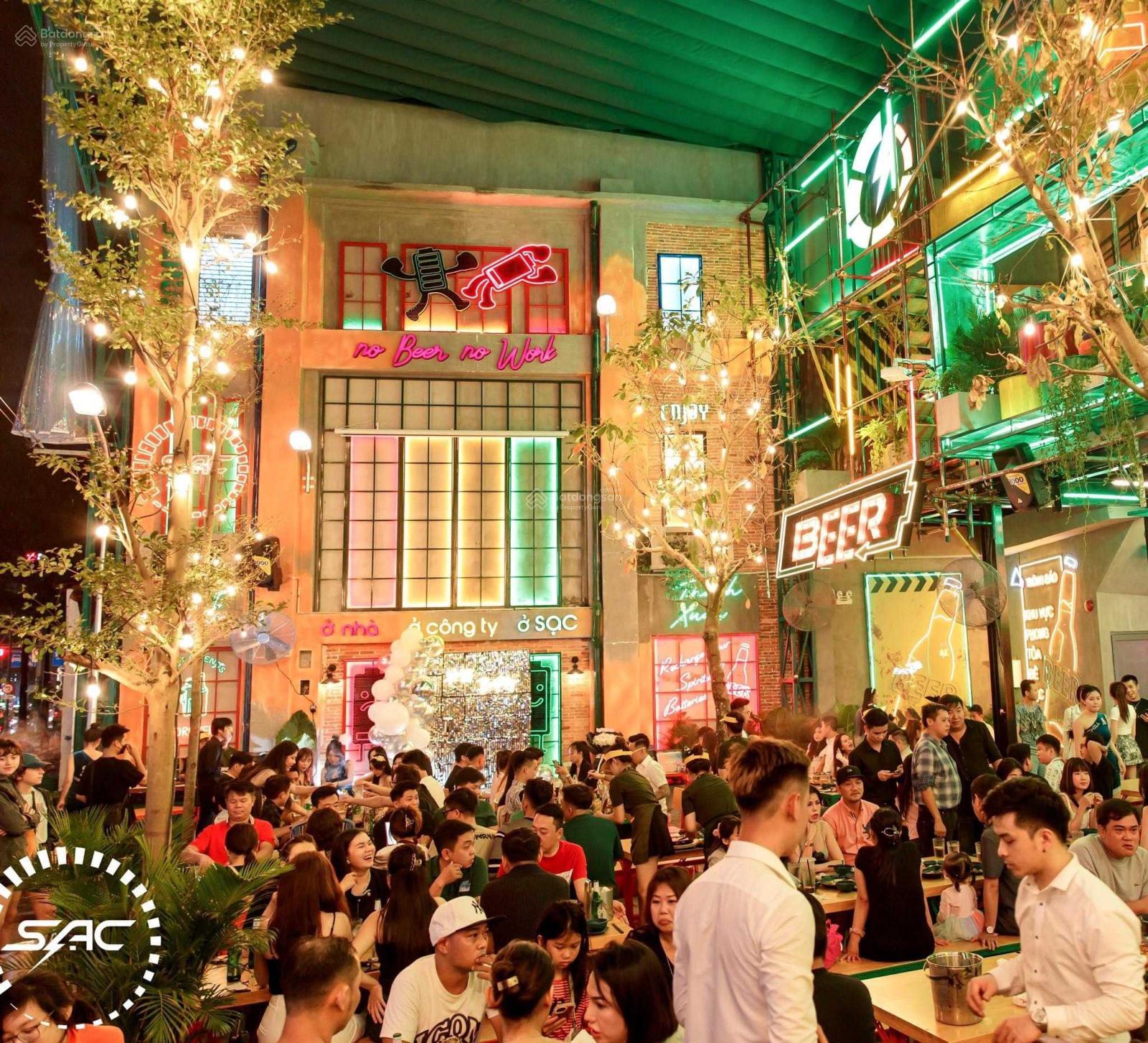 VỊ TRÍ SIÊU ĐẸP - đường Trần Hưng Đạo, Phường Phạm Ngũ Lão, Quận 1. DT: 10x18m. Trệt Lầu.