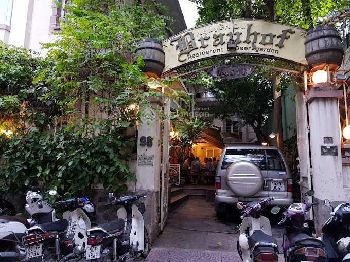 Cho thuê nhà MT đường Nguyễn Du, Phường Bến Nghé, Quận 1. DT: 20x50m. Trệt 2 lầu. DTSD: 2.000m2