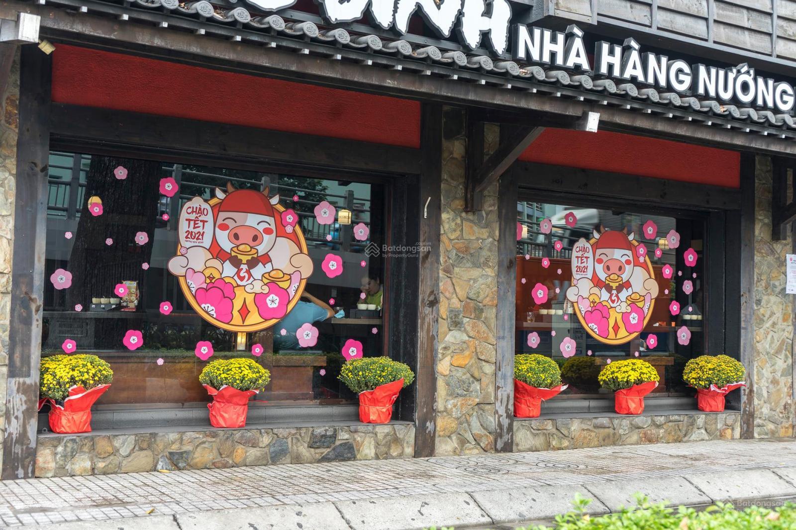 Cho thuê mặt bằng mặt tiền Đề Thám, Quận 1, DT: 14x30m, 1 trệt 2 lầu, DTSD: 1.300m2