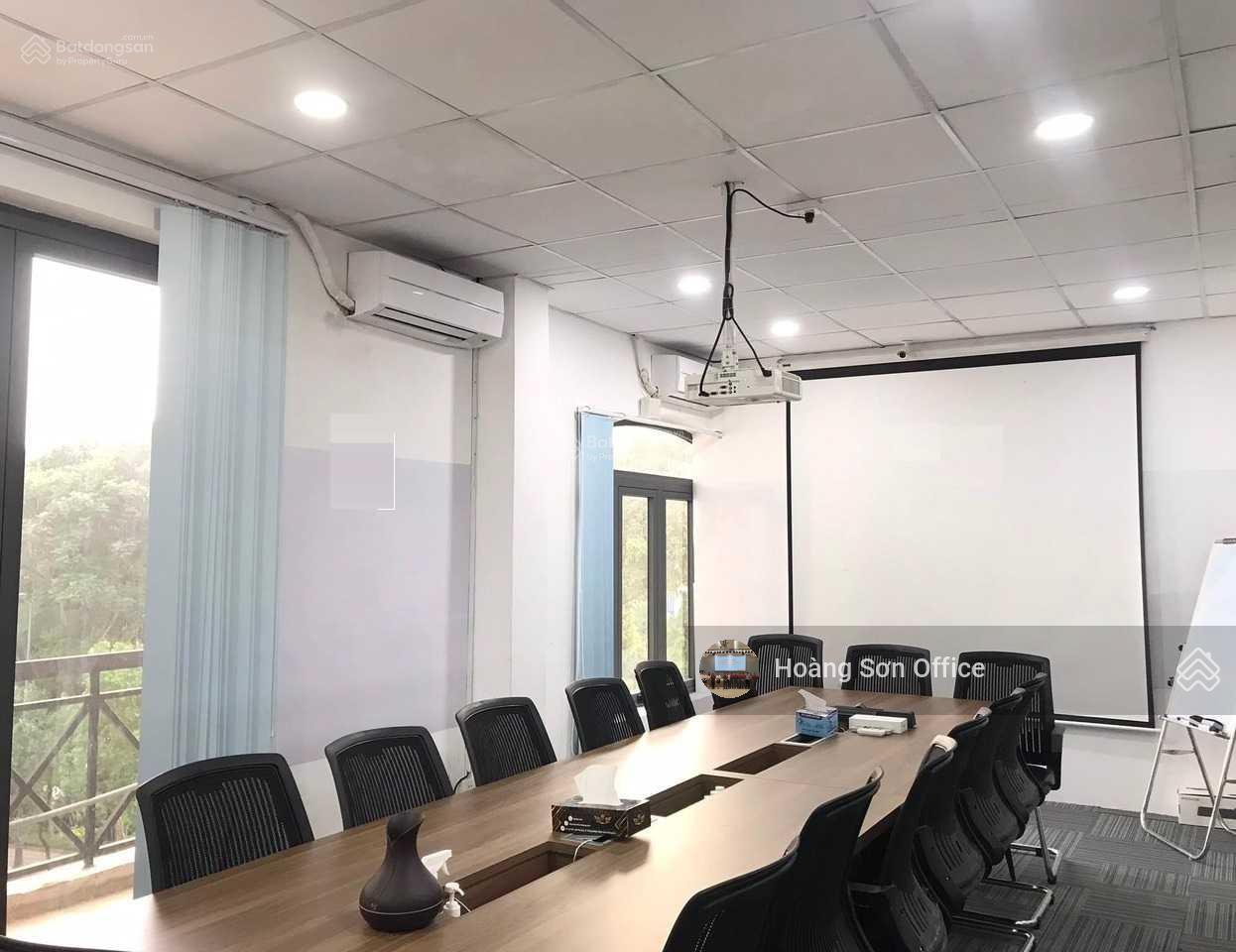 Cho thuê sàn DT 100m2, 145m2, 200m2, đường Nguyễn Thái Bình, Q1. Sàn vuông vức, view kính, giá rẻ