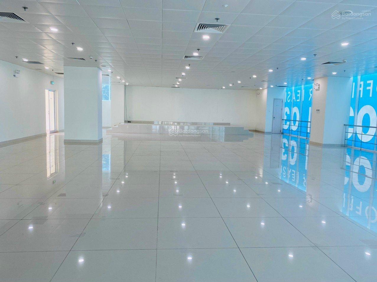 Cho thuê văn phòng trung tâm Phú Mỹ Hưng DT 200m2 giá 60 triệu LH 0933 510 ***
