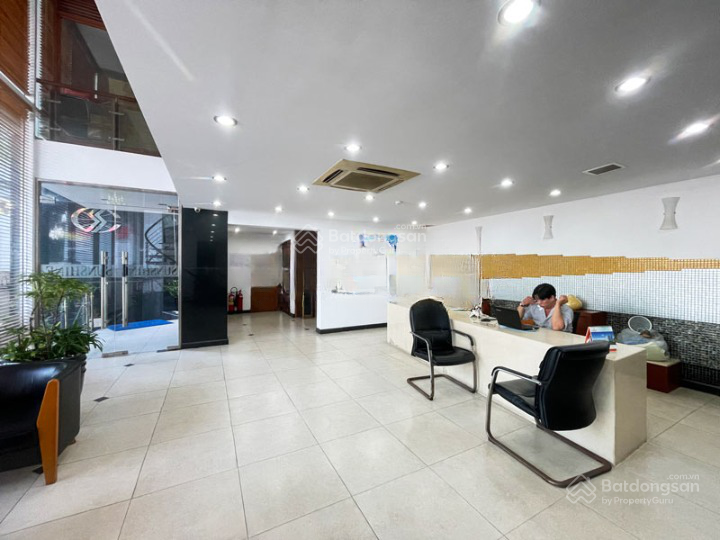 Cho thuê nhà mặt tiền Nguyễn Văn Cừ, Quận 1. DT: 15x25m, 1 hầm 1 trệt, 8 lầu. DTSD: 3.300m2 Cho thuê nhà mặt tiền Nguyễn Văn Cừ, Quận 1. DT: 15x25m, 1 hầm 1 trệt, 8 lầu. DTSD: 3.300m2