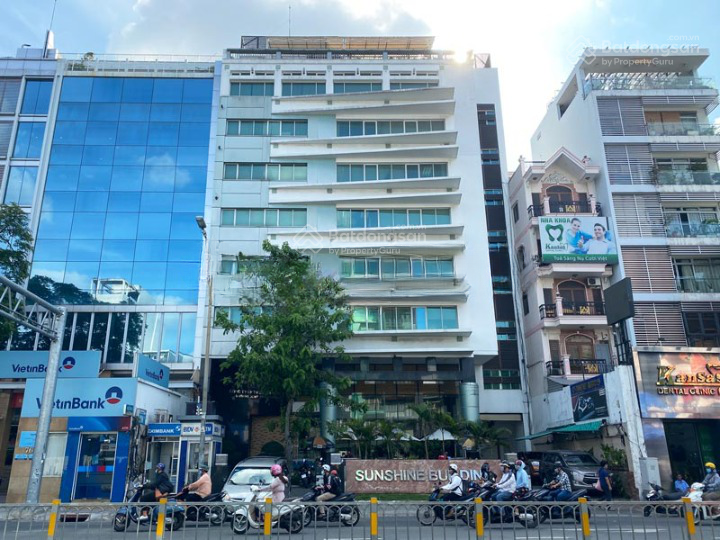 Cho thuê nhà mặt tiền Nguyễn Văn Cừ, Quận 1. DT: 15x25m, 1 hầm 1 trệt, 8 lầu. DTSD: 3.300m2