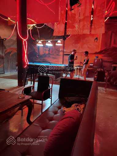 Cho thuê nhà mặt tiền Đường Nguyễn Thị Minh Khai, Quận 3. DT: 15x40m. Trệt Lửng. DTSD: 1.200m2