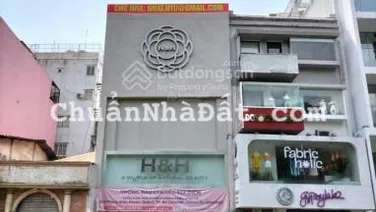 Cho thuê nhà mặt tiền đường Hai Bà Trưng, Phường 6, Quận 3. DT: 17x25m. Trệt 2 Lầu. DTSD: 1.200m2