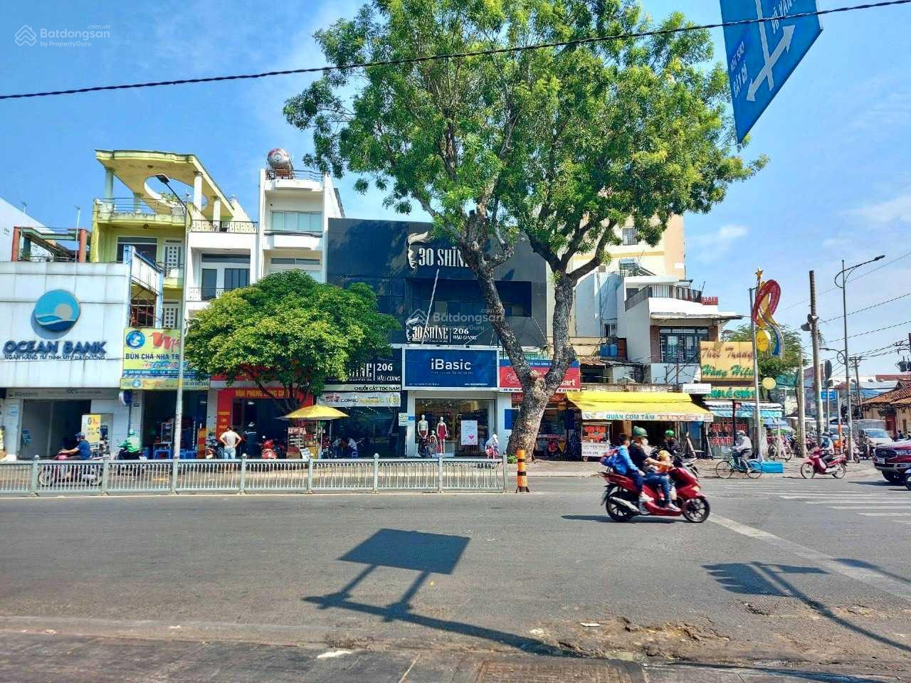 Mặt tiền 100 Hậu Giang, Quận 6 diện tích 8x20m trệt, 2 lầu Mặt tiền 100 Hậu Giang, Quận 6 diện tích 8x20m trệt, 2 lầu