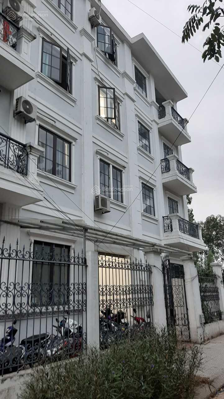 Cho thuê liền kề 75m2 xây 4 tầng đường Nguyễn Xiển - Đại Kim. Hoàn thiện bên ngoài Cho thuê liền kề 75m2 xây 4 tầng đường Nguyễn Xiển - Đại Kim. Hoàn thiện bên ngoài