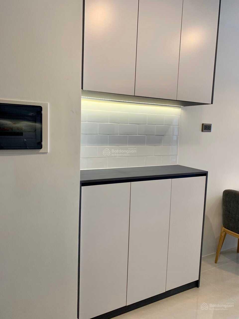 Cần bán gấp căn hộ Saigon Royal, 60 m2, giá 6.9 tỷ full NT. LH: 0906 378 ***