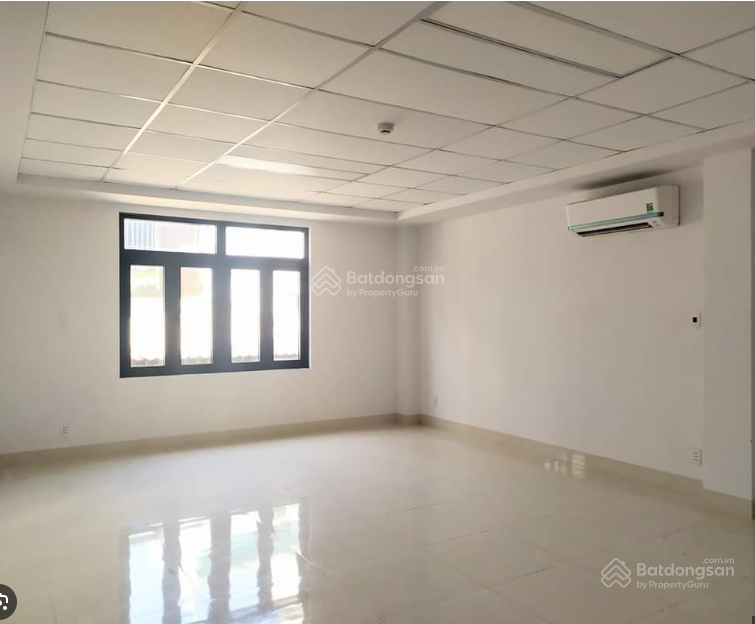 Cho thuê nhà mặt tiền đường Lý Thái Tổ, Phường 9, Quận 10. DT: 8x30m. Trệt lầu. DTSD: 480m2