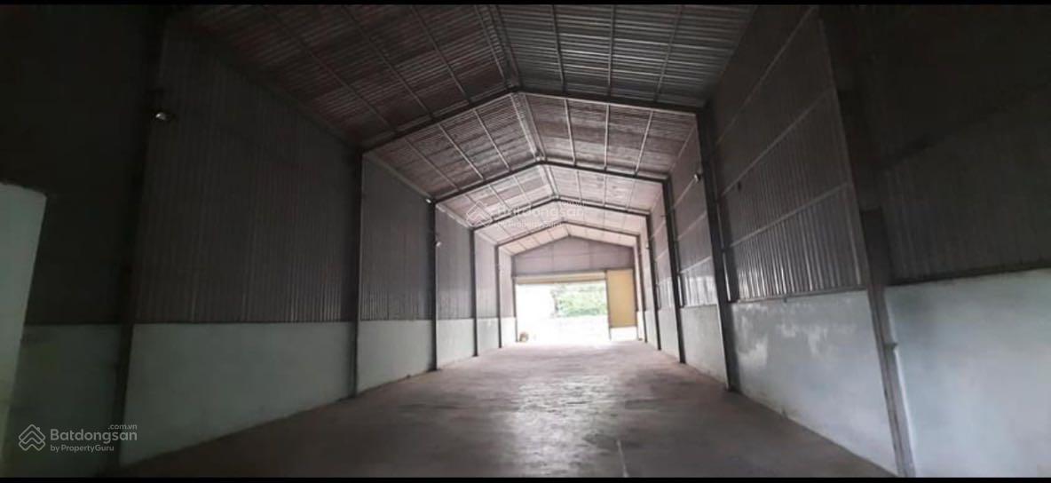 Cho thuê gấp 2 nhà kho 200m2 với 9tr/th và 320m2 với 15tr/th tại Q12. LH 0936 379 ***