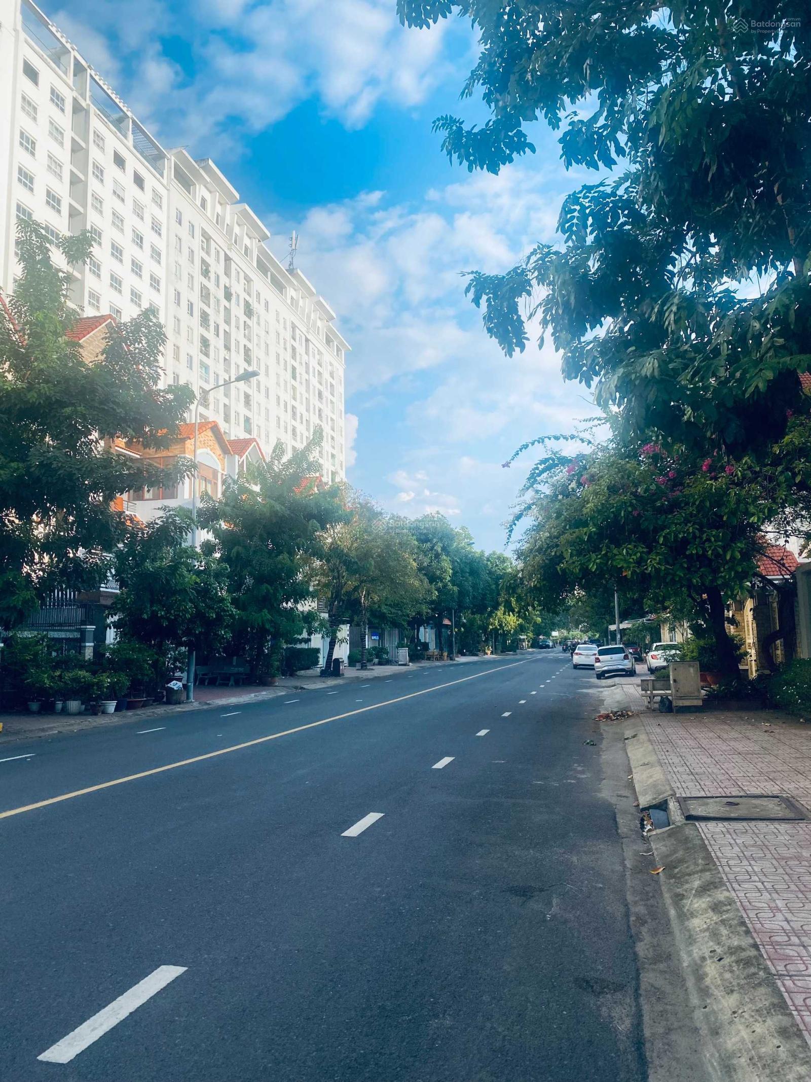 Cho thuê nhà KDC Trung Sơn DT 160m2 MT đường lớn 20m, nhà đẹp, giá 40 tr/tháng