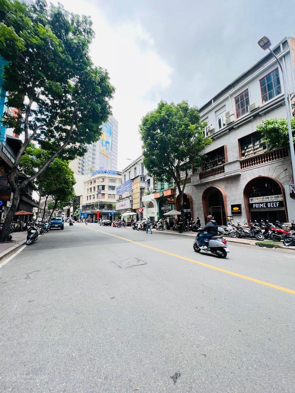 Cực Phẩm ! Mặt tiền ngay Lê Thánh Tôn, Quận 1 - 9x18m 4 Tầng - HĐT: 200tr/th - Giá 65 Tỷ