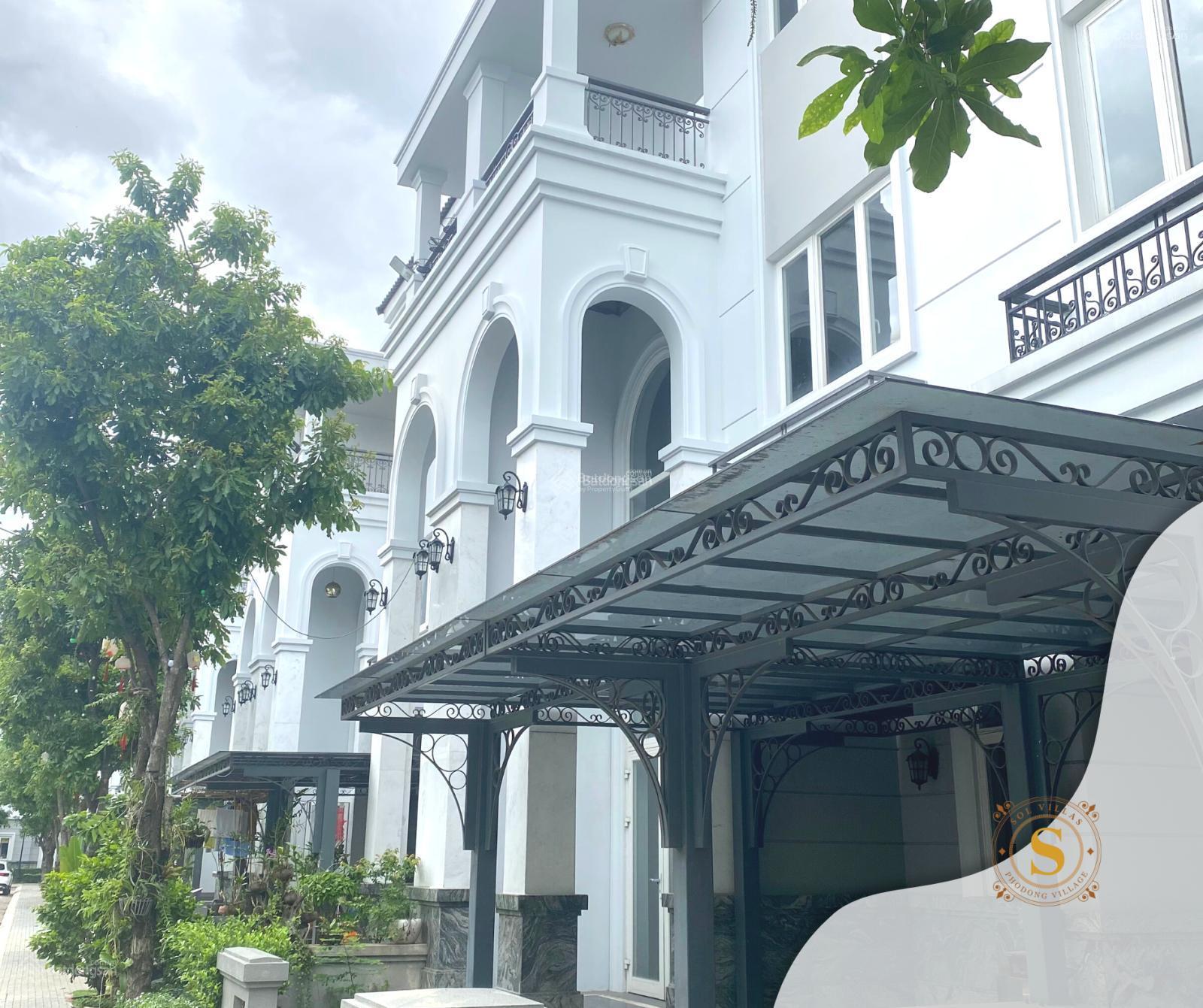 Biệt thự vườn khu compound Sol Villas, nhà 2 mặt tiền trước sau. Giá 15 tỷ. LH: 0902 746 ***