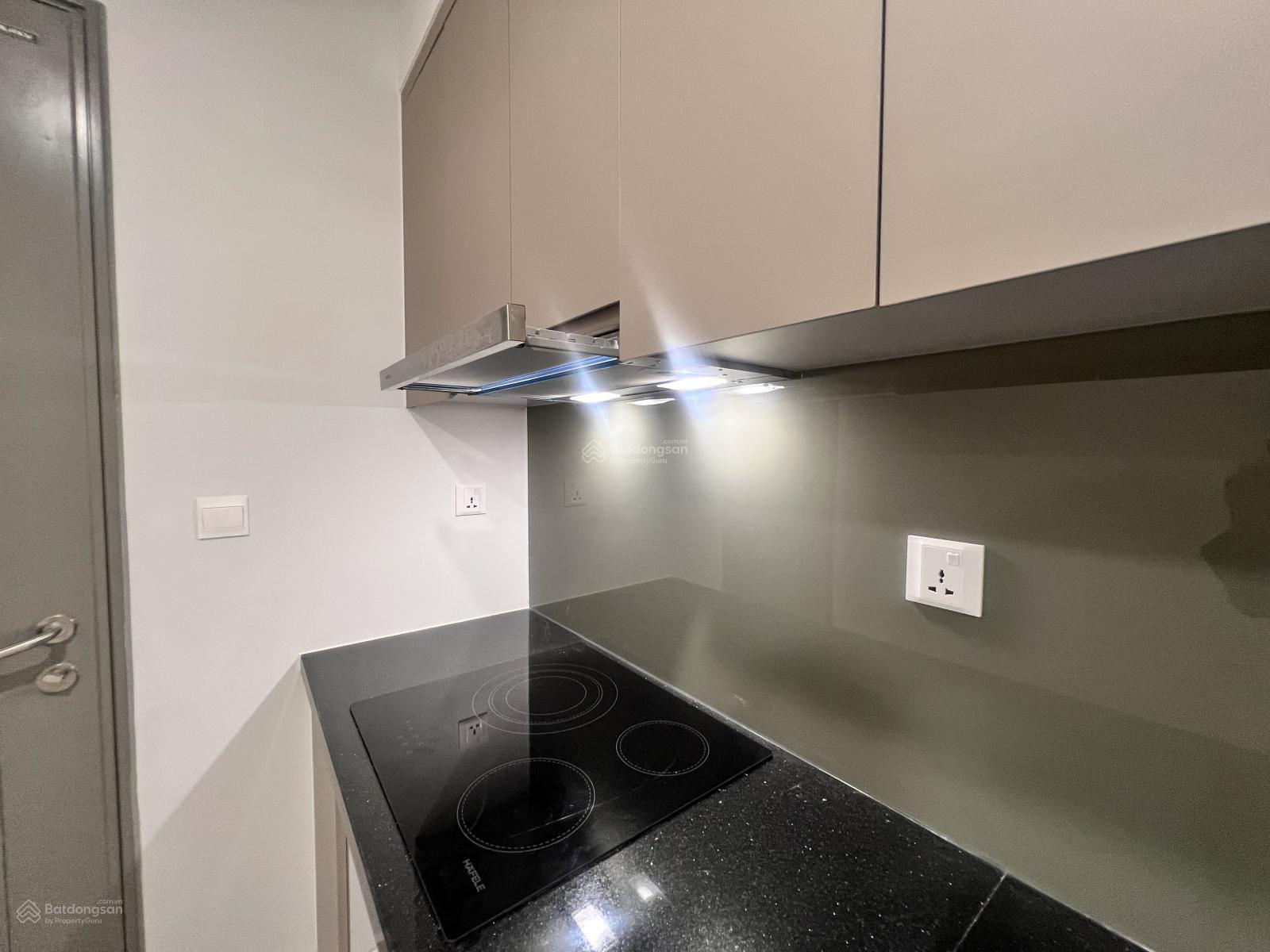 Cần bán căn 70m2 - 3tỷ030 (2PN, 2WC), sổ hồng công chứng ngay - view hồ bơi, hỗ trợ vay