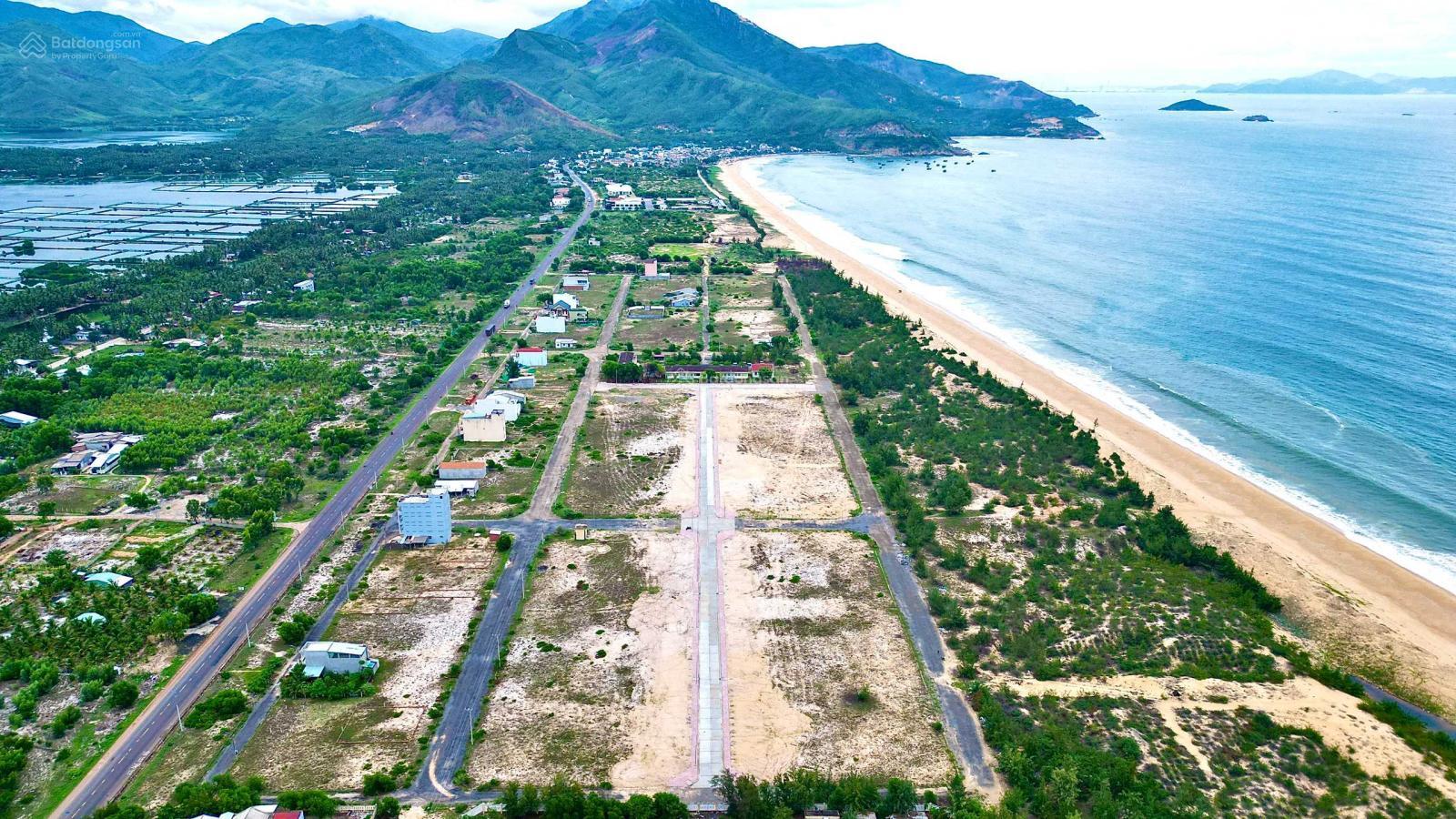 Hot tổng hợp đất nền Xuân Hải-Phú Yên vị trí đẹp giá tốt nhất khu vực. Lô 90,125 và 250m2 mặt biển