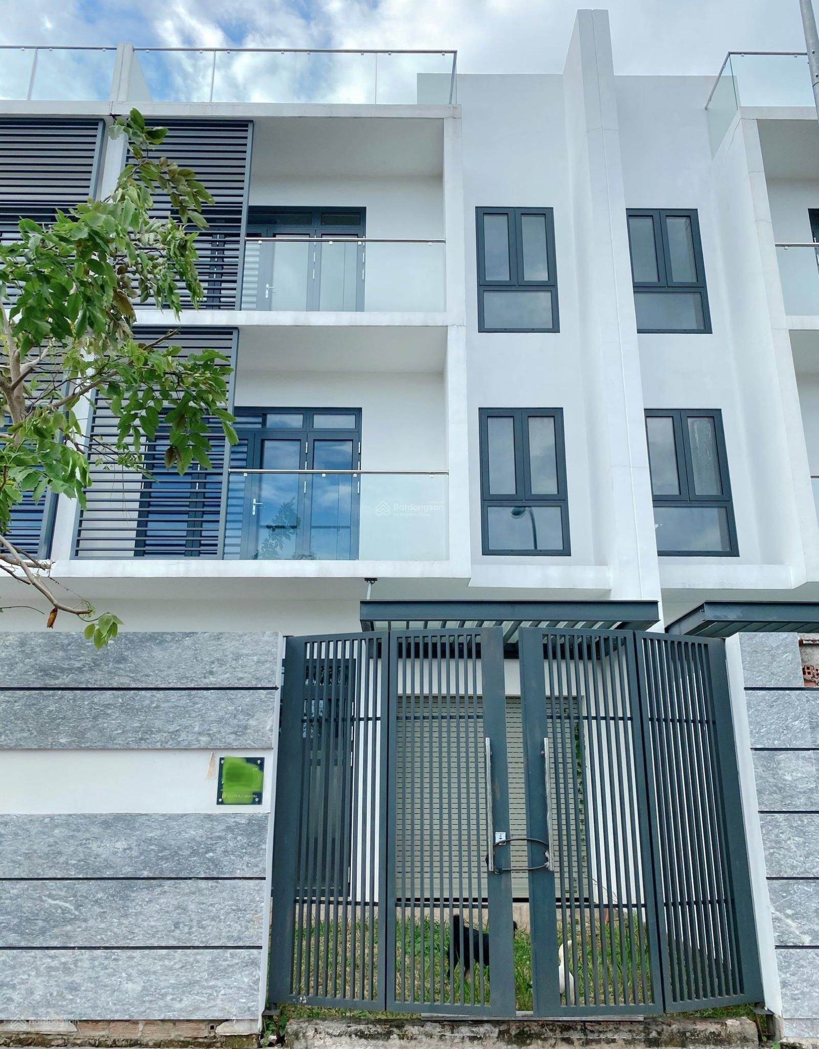 Cần bán căn An Phú New City giá 38 tỷ. Liên hệ: 0975 734 ***