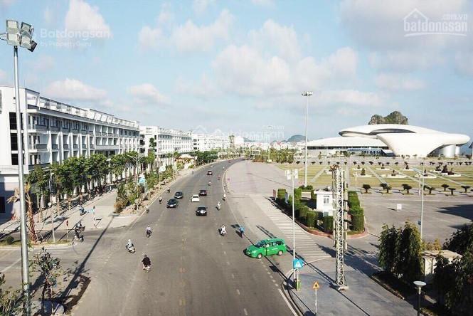 Bán gấp shophouse 5 tầng có nội thất, DT 120m2 đường bao biển giá 38,9 tỷ rẻ nhất Mon Bay Hạ Long