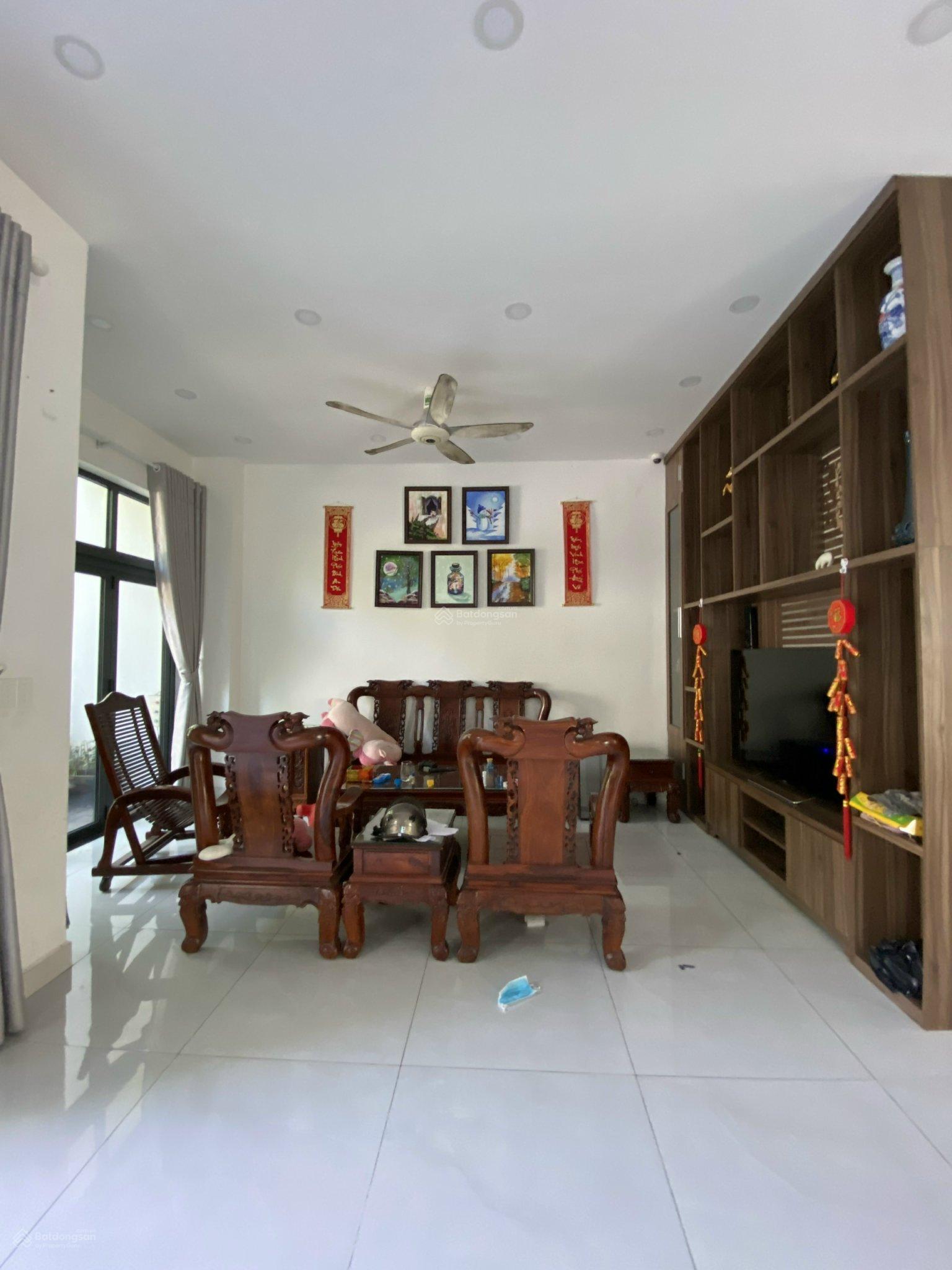 Biệt thự view sông SG đường Bình Lợi - Bình Thạnh, DT: 10m * 20m, trệt, 2 lầu, áp mái