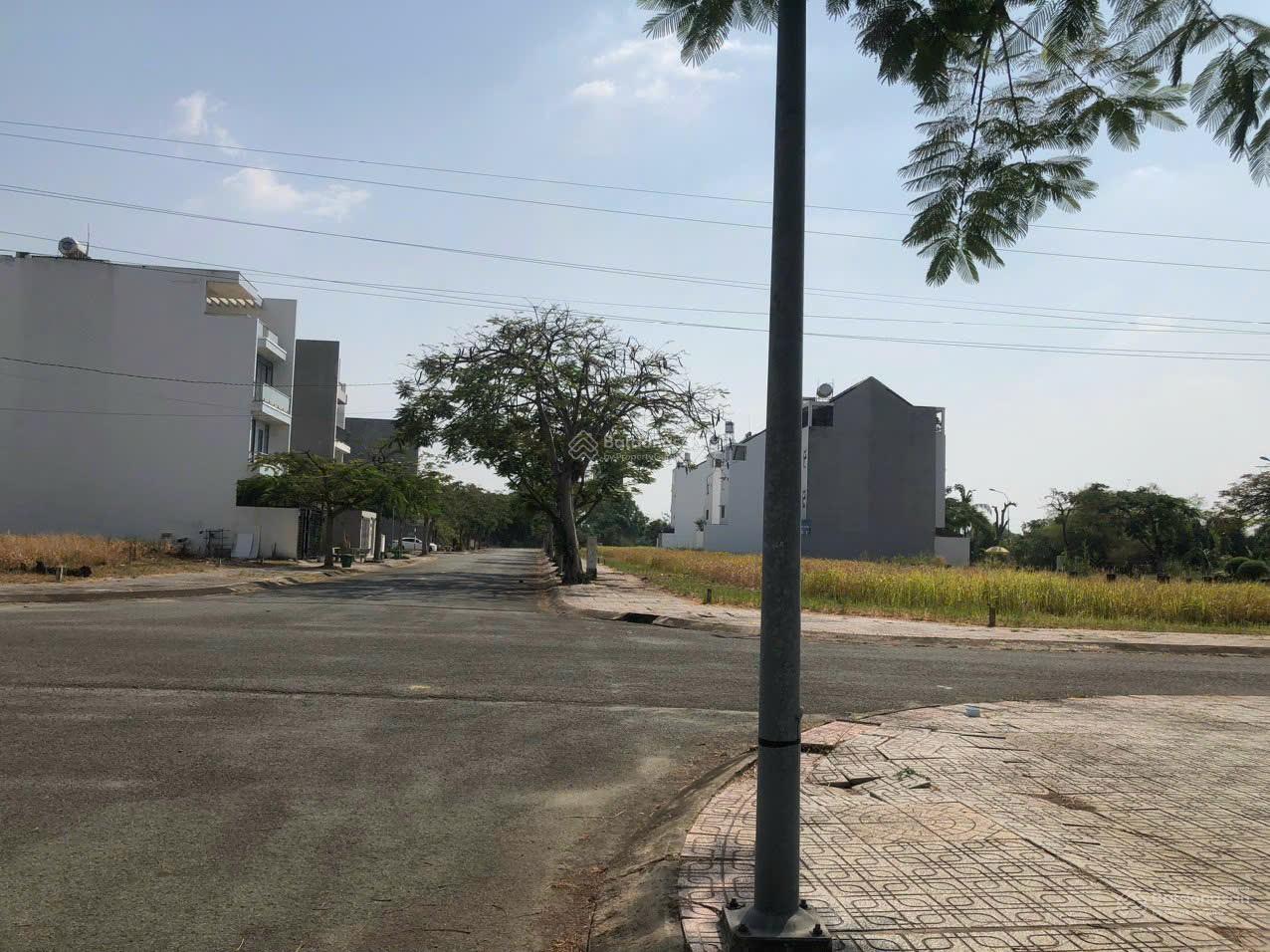 Chính chủ bán bốn lô đất Topia Khang Điền giá tốt nhất thị trường Chính chủ bán bốn lô đất Topia Khang Điền giá tốt nhất thị trường