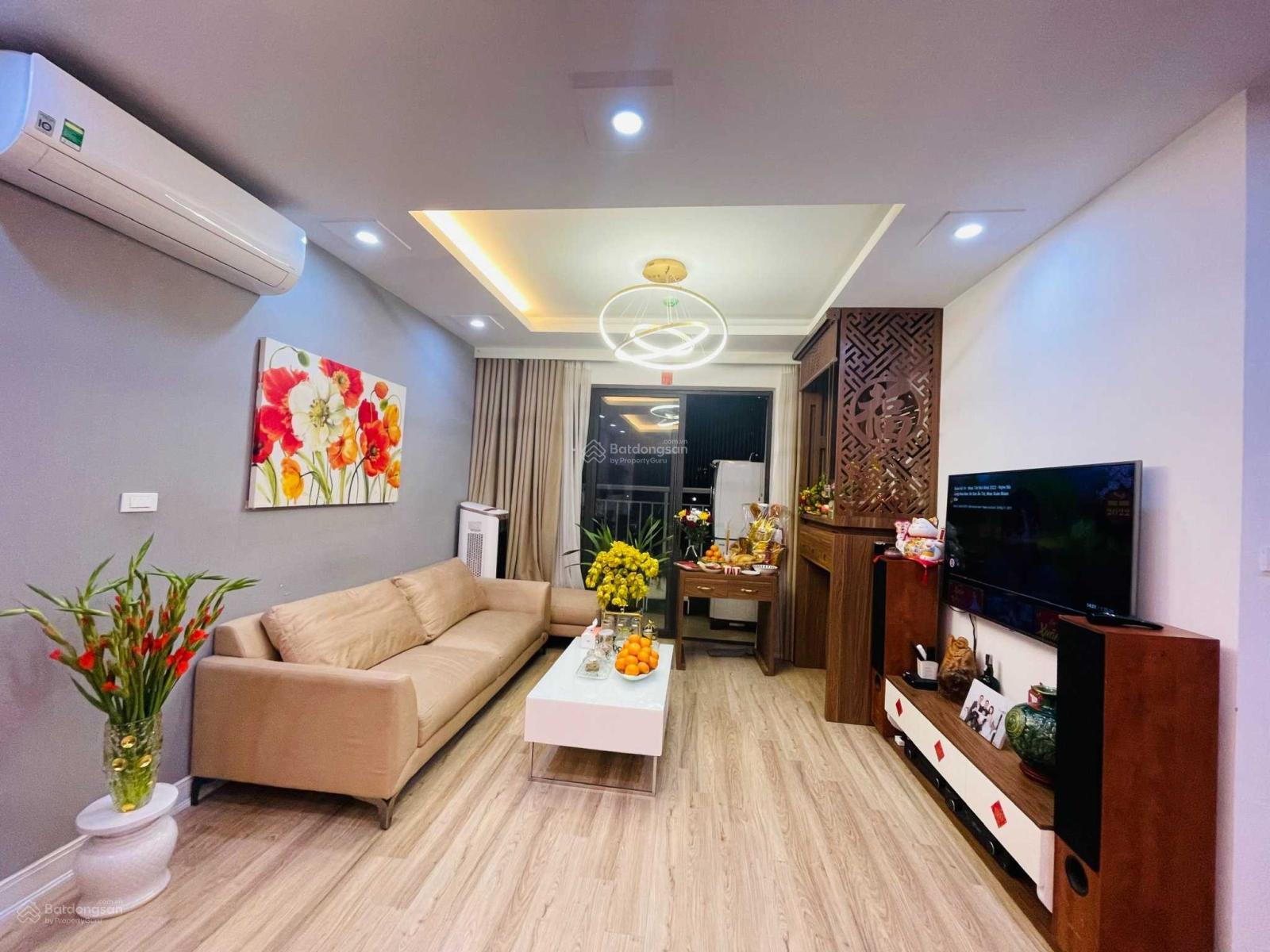 Chính chủ bán căn 2pn tòa Golden Land - DT 115m2 - gía 6.3tỷ - ban công Đông Nam Lh 0988 246 ***