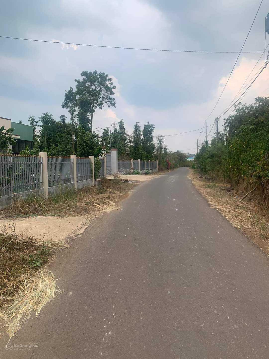 Chính chủ cần bán đất ở diện tích 1700m2 xã Sông Ray, huyện Cẩm Mỹ, tỉnh Đồng Nai