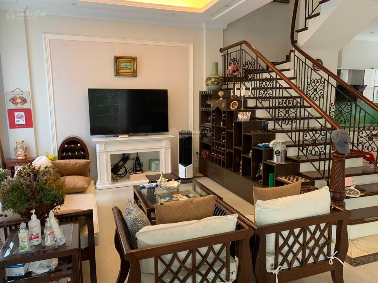 Cho thuê BT song lập Vinhomes Riverside 160m2 hoàn thiện full nội thất về ở được ngay, nhà sạch đẹp Cho thuê BT song lập Vinhomes Riverside 160m2 hoàn thiện full nội thất về ở được ngay, nhà sạch đẹp