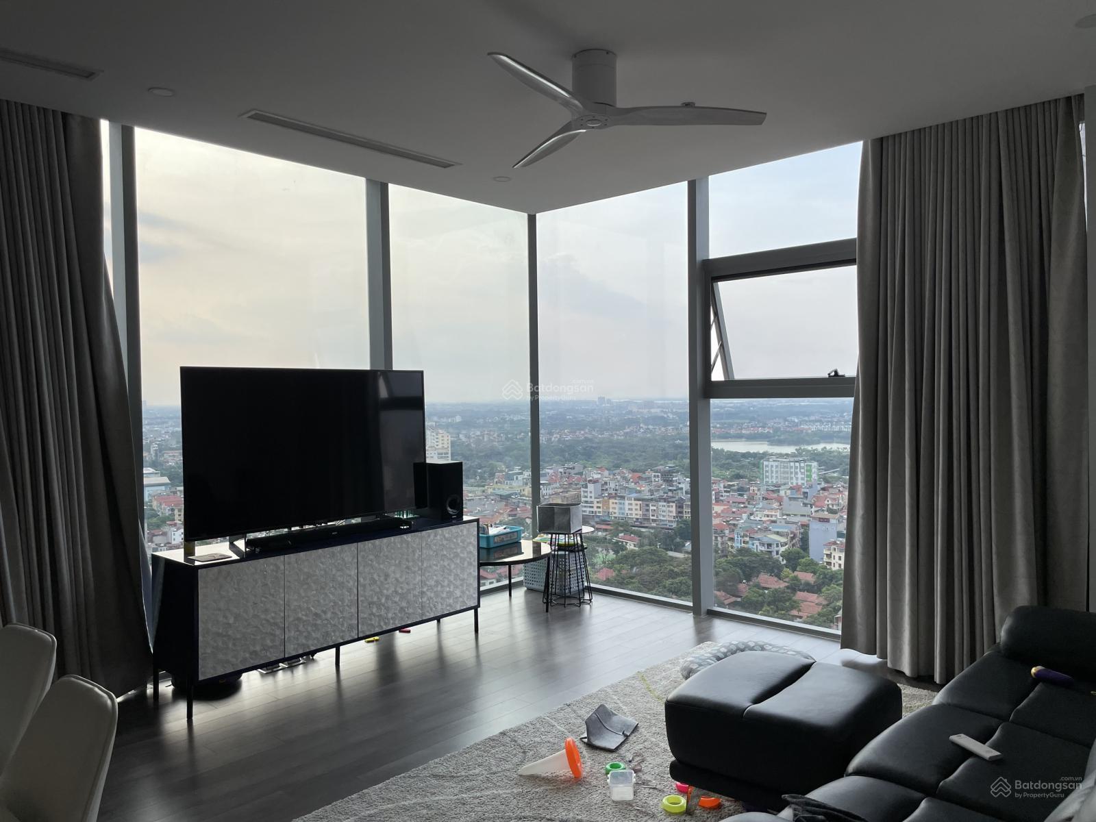 Chính chủ bán căn hộ 114m2, 3PN, cửa Tây, ban công Đông tại Starlake - Tây Hồ, giá rẻ 18,9 tỷ Chính chủ bán căn hộ 114m2, 3PN, cửa Tây, ban công Đông tại Starlake - Tây Hồ, giá rẻ 18,9 tỷ